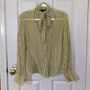 Banana Republic 100% silk button yellow up long sleeve blouse with bow scarf